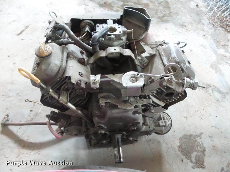 image for item DI9738 (2) Briggs & Stratton Vanguard gas engines