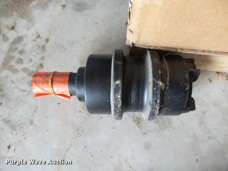 image for item DI9742 320E track hoe teeth