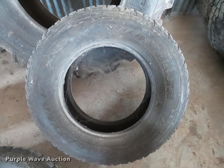 image for item DI9744 (8) tires