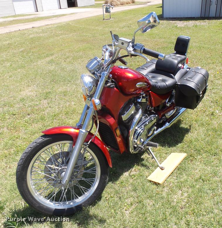 Suzuki vs800 intruder