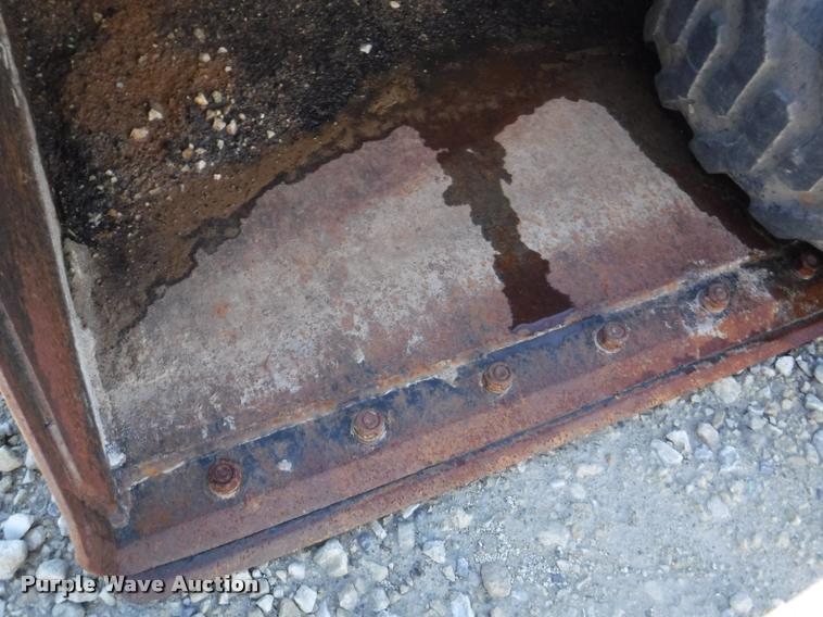 image for item DJ9022 2006 Challenger MT285B MFWD tractor