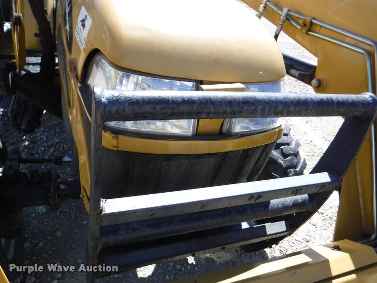 image for item DJ9022 2006 Challenger MT285B MFWD tractor