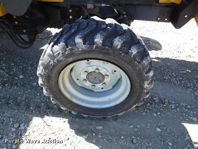 image for item DJ9022 2006 Challenger MT285B MFWD tractor