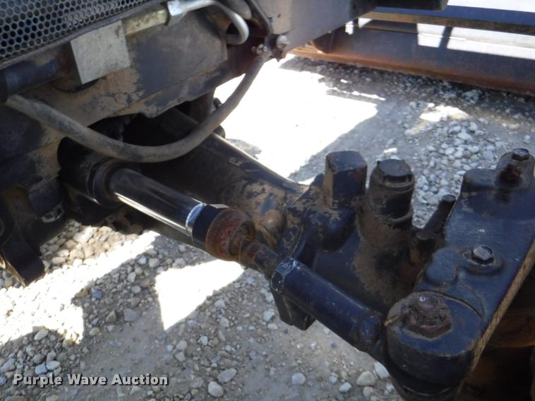 image for item DJ9022 2006 Challenger MT285B MFWD tractor