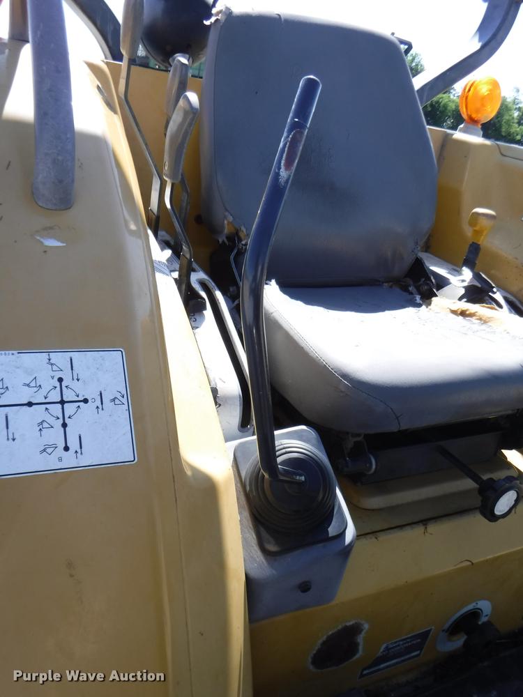 image for item DJ9022 2006 Challenger MT285B MFWD tractor