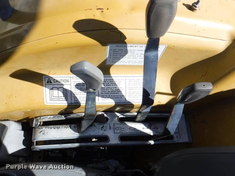 image for item DJ9022 2006 Challenger MT285B MFWD tractor