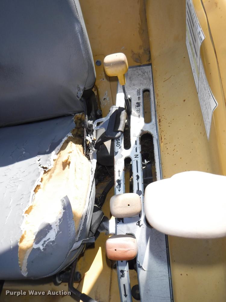 image for item DJ9022 2006 Challenger MT285B MFWD tractor