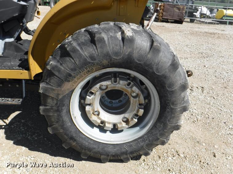 image for item DJ9022 2006 Challenger MT285B MFWD tractor