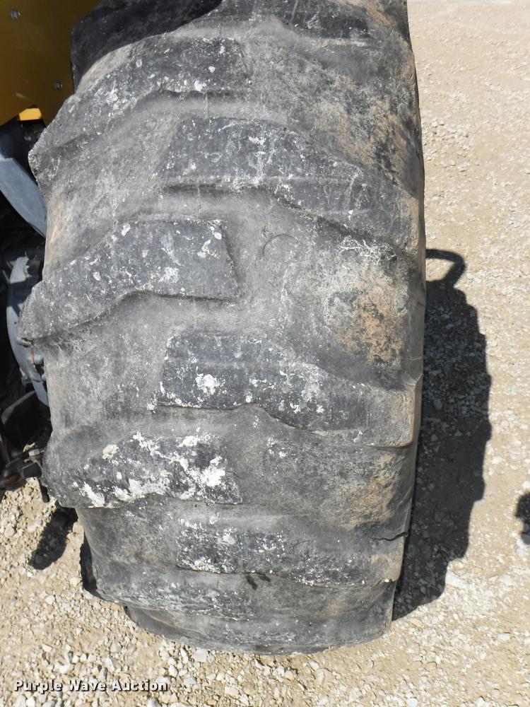 image for item DJ9022 2006 Challenger MT285B MFWD tractor