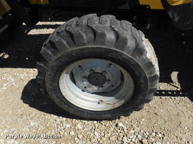 image for item DJ9022 2006 Challenger MT285B MFWD tractor