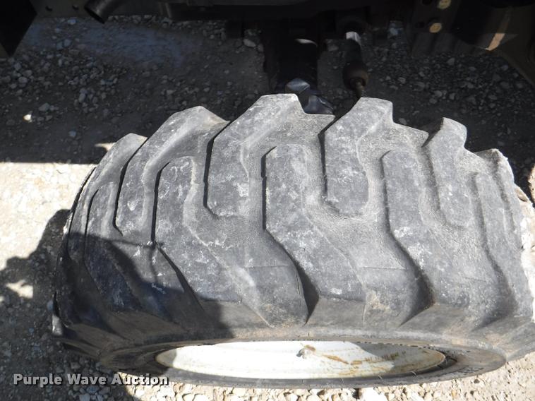 image for item DJ9022 2006 Challenger MT285B MFWD tractor