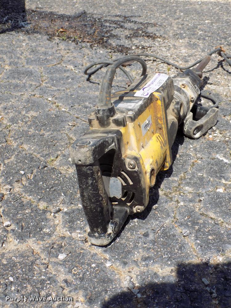 Kango 900 electric jackhammer in Tulsa, OK Item DJ9875 sold Purple Wave