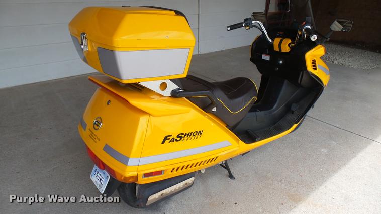 image for item DQ9194 2009 Chunfeng CF250T scooter