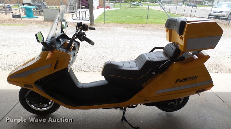 image for item DQ9194 2009 Chunfeng CF250T scooter