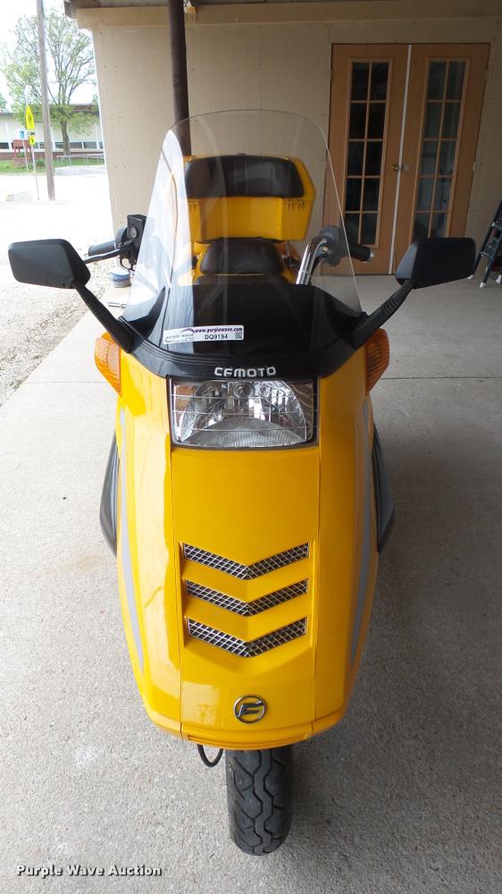 image for item DQ9194 2009 Chunfeng CF250T scooter