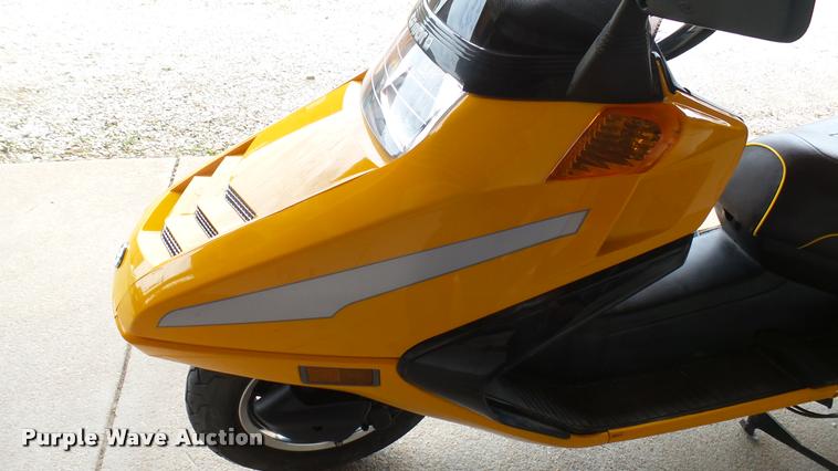 image for item DQ9194 2009 Chunfeng CF250T scooter