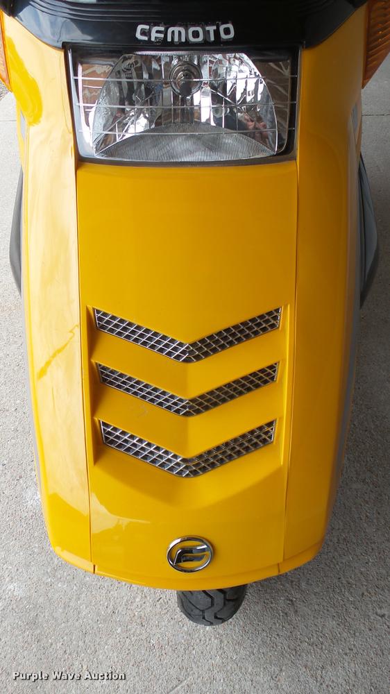 image for item DQ9194 2009 Chunfeng CF250T scooter