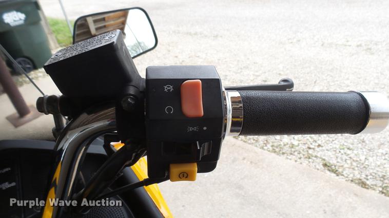 image for item DQ9194 2009 Chunfeng CF250T scooter