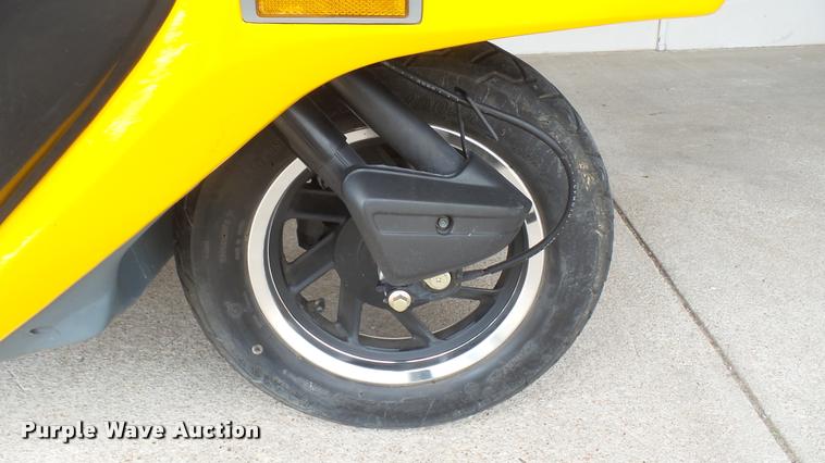 image for item DQ9194 2009 Chunfeng CF250T scooter