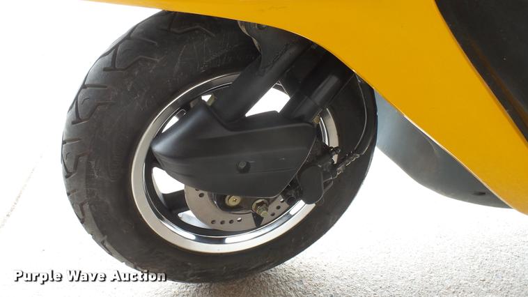 image for item DQ9194 2009 Chunfeng CF250T scooter