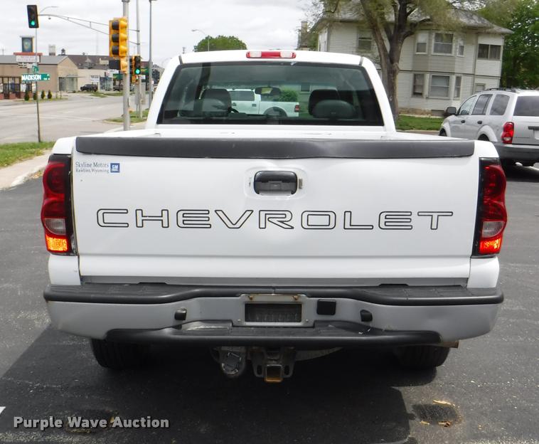 image for item J5697 2006 Chevrolet Silverado 1500 Ext. Cab pickup truck
