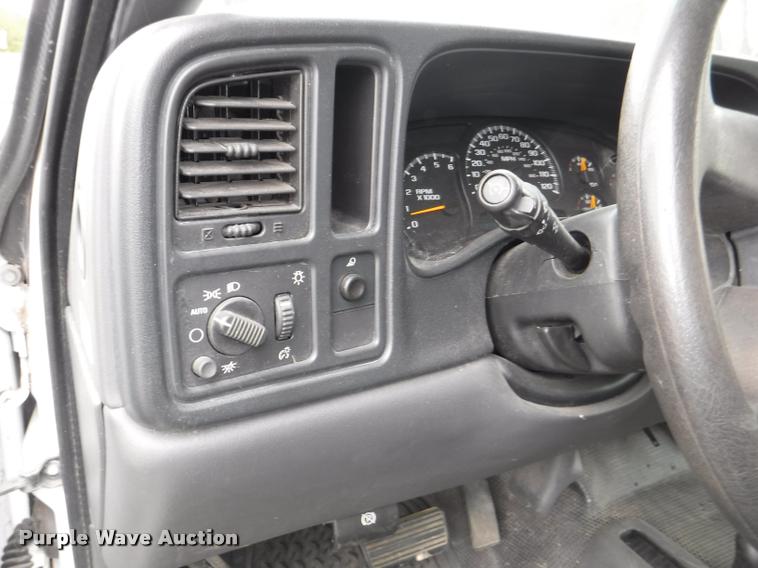 image for item J5697 2006 Chevrolet Silverado 1500 Ext. Cab pickup truck