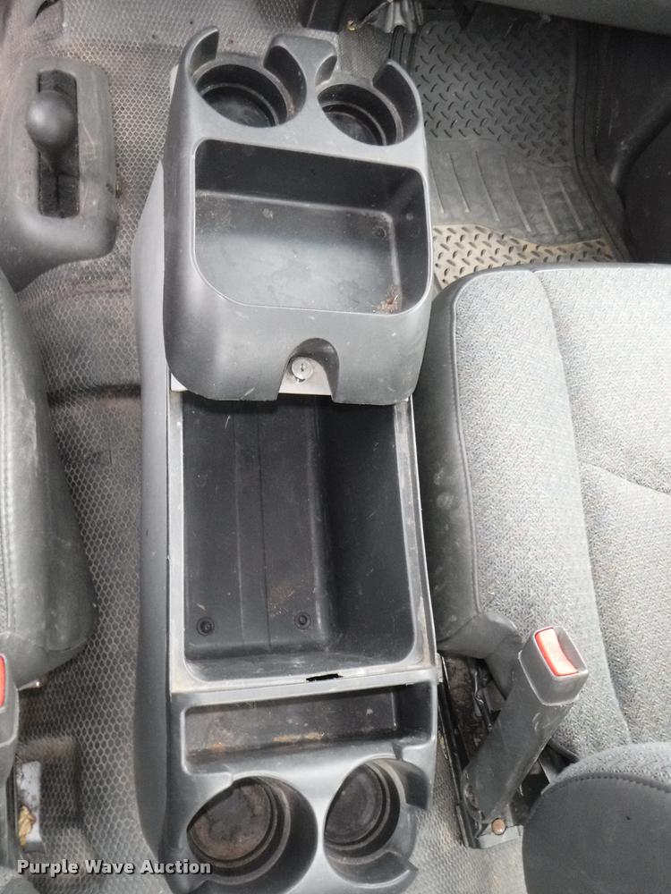 image for item J5697 2006 Chevrolet Silverado 1500 Ext. Cab pickup truck