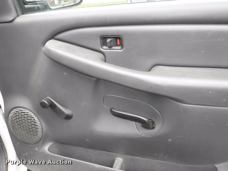 image for item J5697 2006 Chevrolet Silverado 1500 Ext. Cab pickup truck