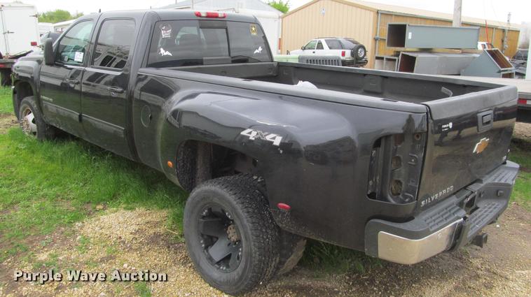 image for item K4758 2009 Chevrolet Silverado 3500HD Crew Cab pickup truck