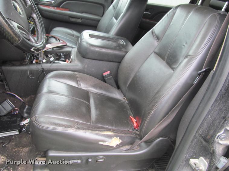 image for item K4758 2009 Chevrolet Silverado 3500HD Crew Cab pickup truck