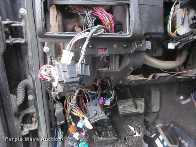 image for item K4758 2009 Chevrolet Silverado 3500HD Crew Cab pickup truck