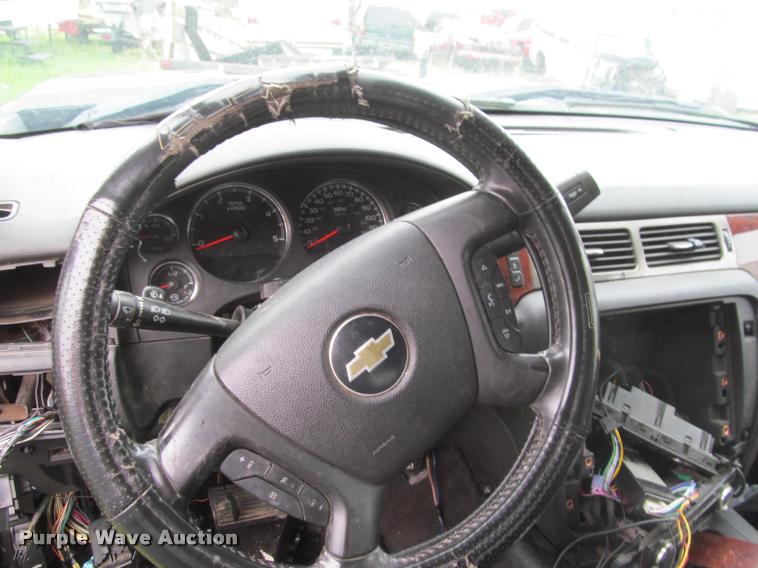 image for item K4758 2009 Chevrolet Silverado 3500HD Crew Cab pickup truck