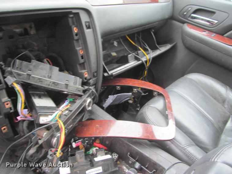 image for item K4758 2009 Chevrolet Silverado 3500HD Crew Cab pickup truck