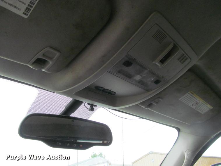 image for item K4758 2009 Chevrolet Silverado 3500HD Crew Cab pickup truck