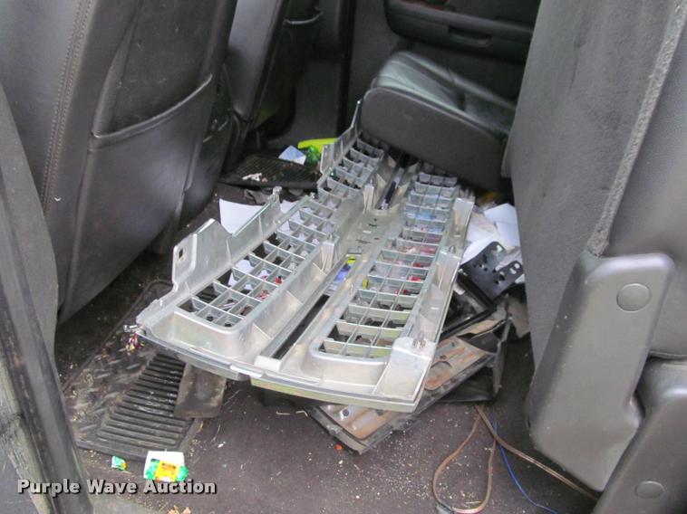 image for item K4758 2009 Chevrolet Silverado 3500HD Crew Cab pickup truck