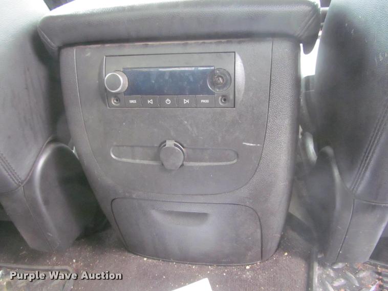 image for item K4758 2009 Chevrolet Silverado 3500HD Crew Cab pickup truck