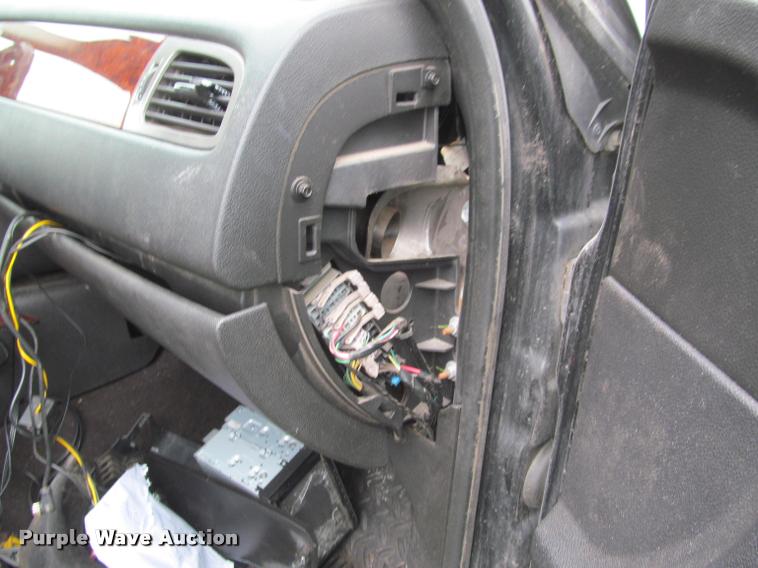 image for item K4758 2009 Chevrolet Silverado 3500HD Crew Cab pickup truck