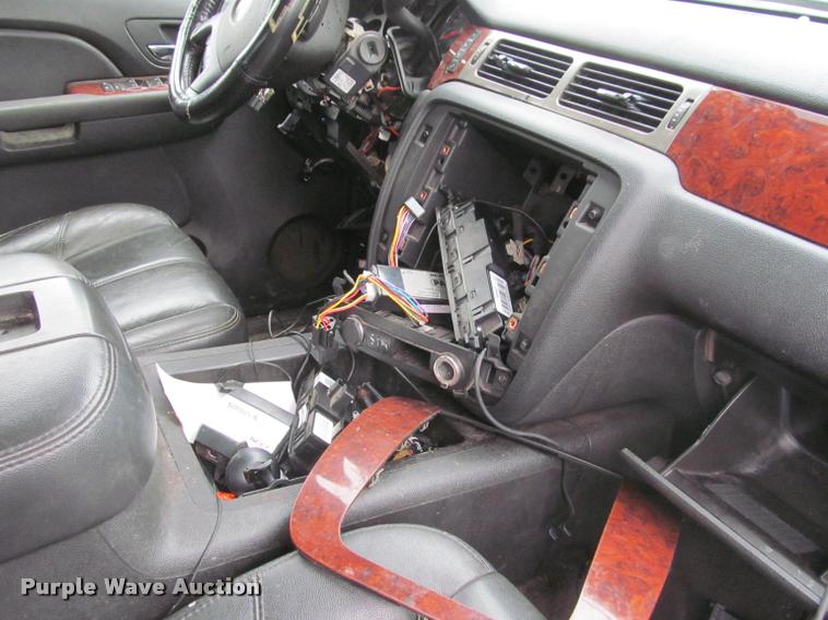 image for item K4758 2009 Chevrolet Silverado 3500HD Crew Cab pickup truck