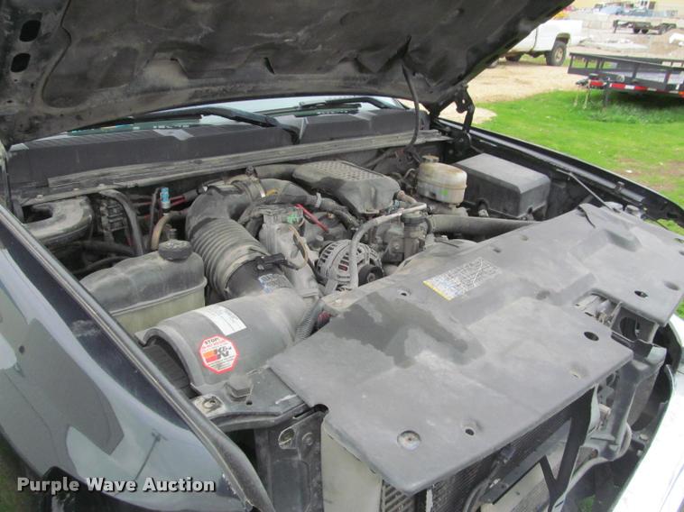 image for item K4758 2009 Chevrolet Silverado 3500HD Crew Cab pickup truck