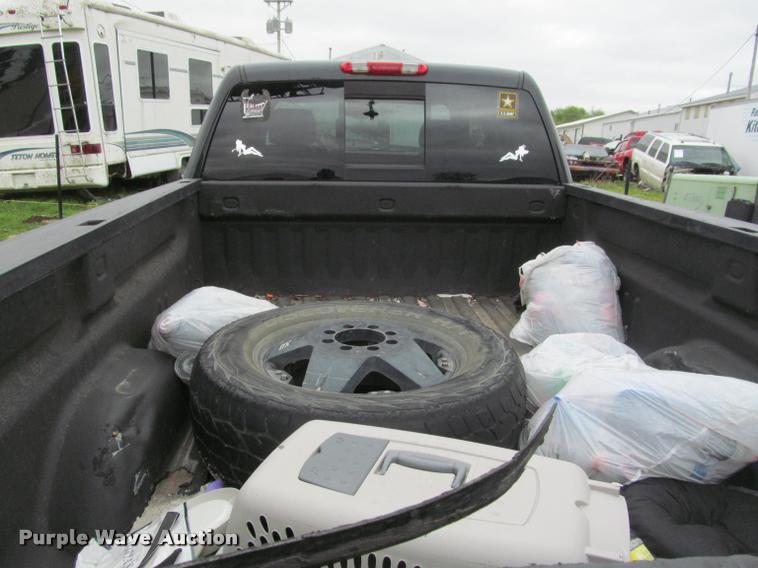 image for item K4758 2009 Chevrolet Silverado 3500HD Crew Cab pickup truck