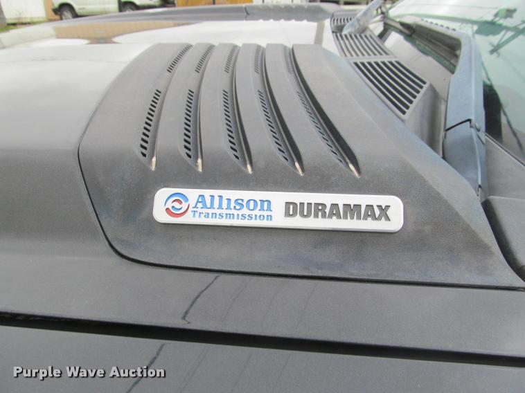 image for item K4758 2009 Chevrolet Silverado 3500HD Crew Cab pickup truck