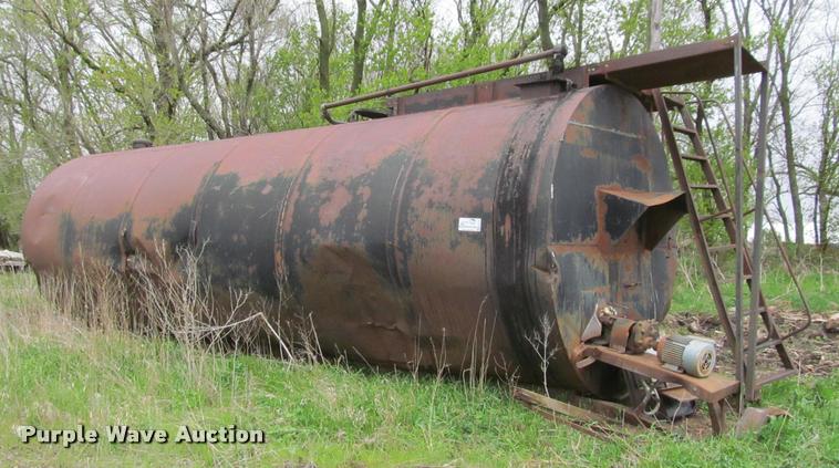 image for item K4772 Oil storage tank