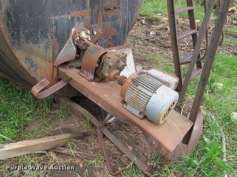 image for item K4772 Oil storage tank