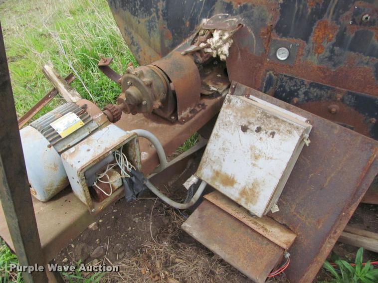 image for item K4772 Oil storage tank