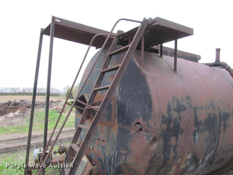 image for item K4772 Oil storage tank