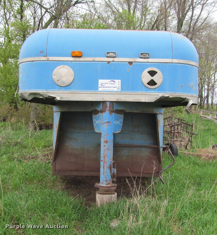 image for item K4777 1981 horse trailer