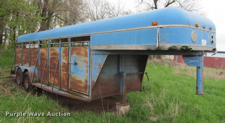 image for item K4777 1981 horse trailer