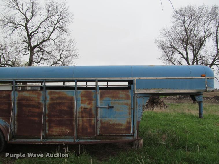 image for item K4777 1981 horse trailer