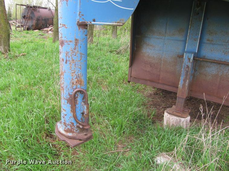 image for item K4777 1981 horse trailer