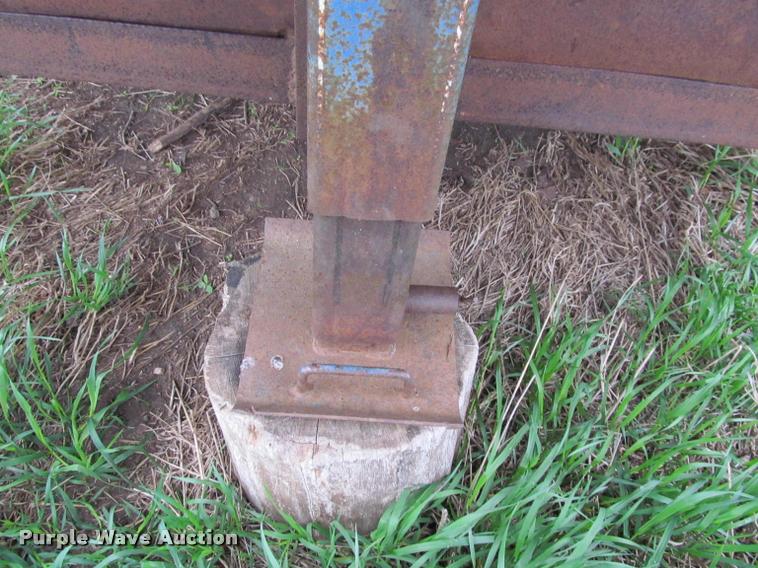 image for item K4777 1981 horse trailer